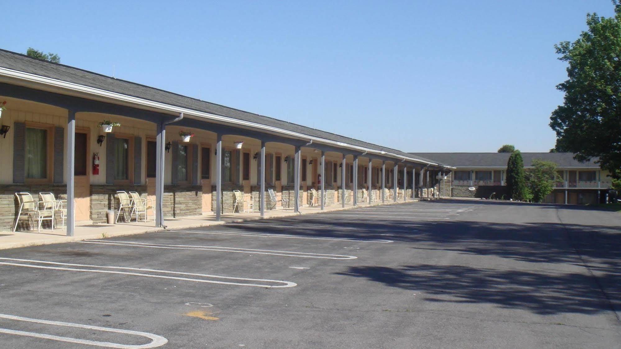 Travelodge By Wyndham Strasburg/Lancaster Amish Country Экстерьер фото